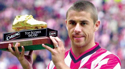 كيفن فيليبس يطالب ليفربول بتغيير سياساته التعاقدية للحفاظ على محمد صلاح