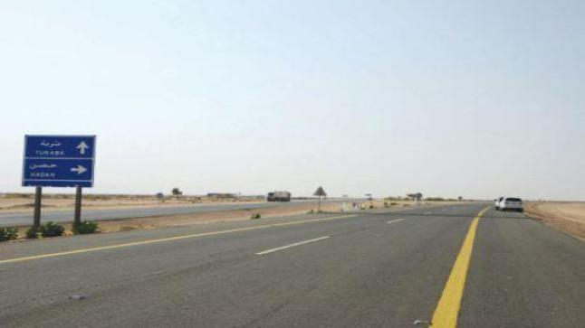 تعليم الطائف يقدم التعازي لوالد الطفلة المتوفاة ويطمئن على صحة الثلاثة معلمات المصابات في الحادث