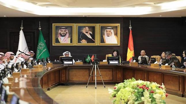فرص استثمارية واعدة بعد بحث الاستفادة من قبل 41 شركة سعودية فيتنامية