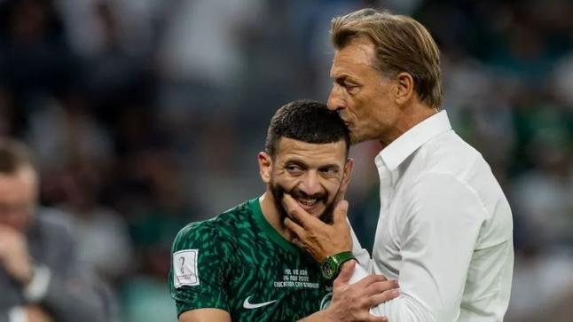 مدرب المنتخب السعودي يعلن عن كامل رضاه على أداء اللاعبين عقب الخسارة