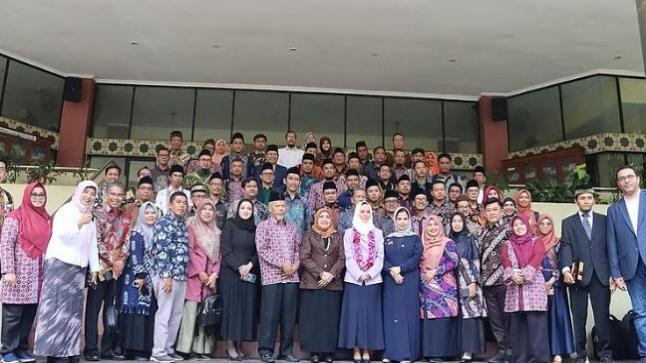 عقدت جامعة السعودية الإلكتروني 45 عقد مع الجامعات الإندونيسية