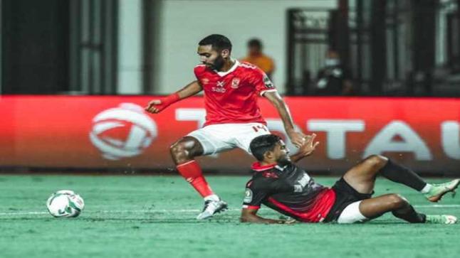 اشتباكات عنيفة بين جماهير الأهلي والوداد المغربي قبل ساعات من نهائي أبطال أفريقيا